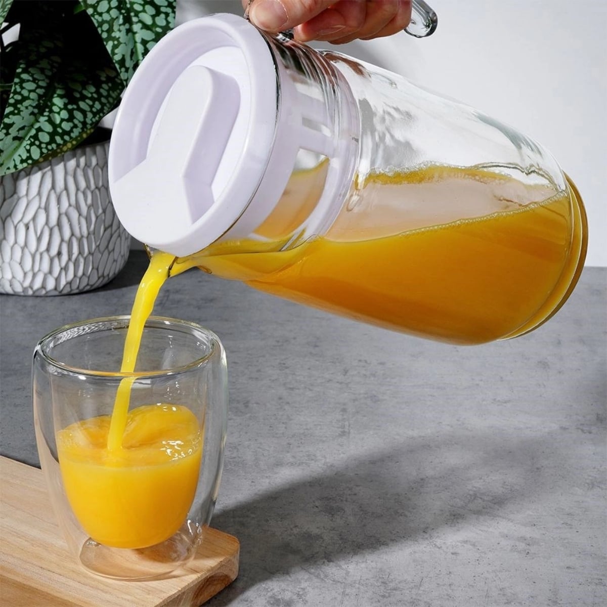 Dzbanek szklany 2L z pokrywką do serwowania lemoniady herbaty mrożonej i kompotu Vilde