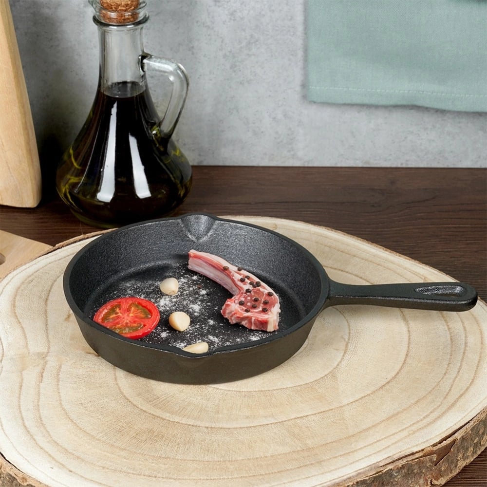 Patelnia żeliwna z silikonową nakładką CAST LINE 15 cm Vilde