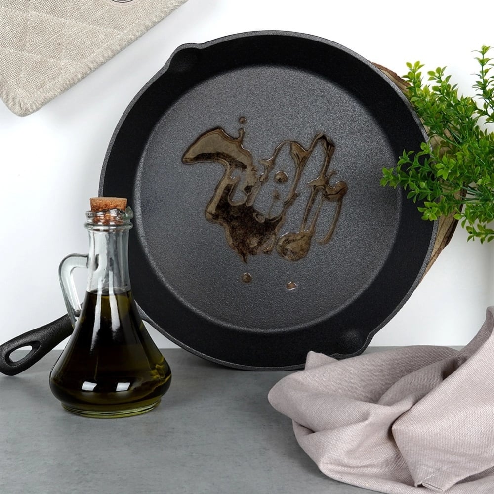 Patelnia żeliwna z silikonową nakładką CAST LINE 30 cm Vilde