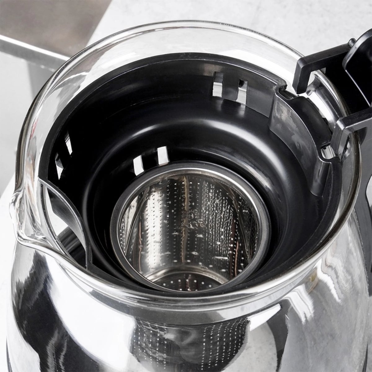 Dzbanek z zaparzaczem do herbaty i naparów ziołowych 2000 ml żaroodporny Vilde