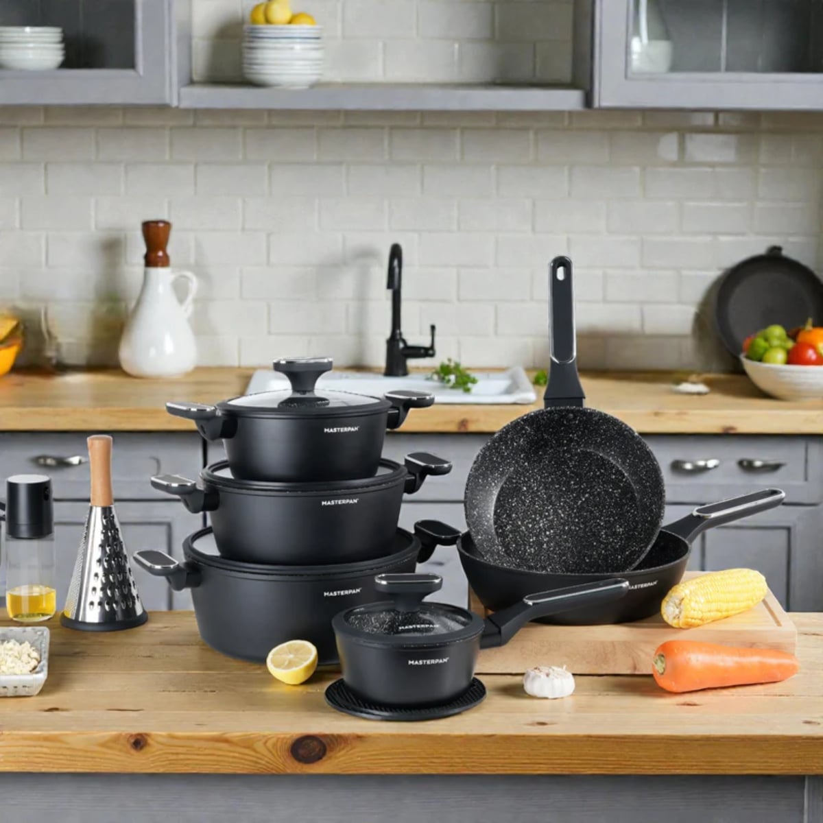 Zestaw garnków marmurkowych czarnych z powłoką granitową 15 el. komplet z patelniami wraz z rondlem i przyborami Maste