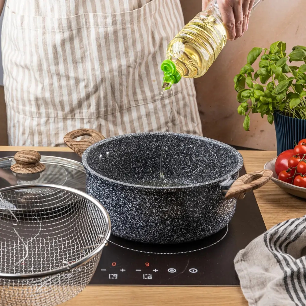 Garnek tradycyjny do smażenia frytek 24 cm z koszykiem stalowym i pokrywką  4L KingHoff