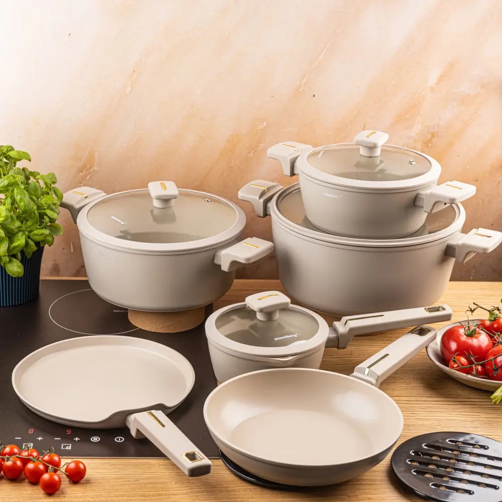  Zestaw garnków aluminiowych beżowych z powłoką nieprzywierającą 12 el. komplet z patelnia wraz z rondlem Klausberg