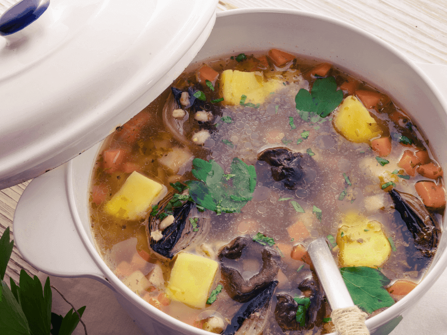 Tradycyjny krupnik w garnku emaliowanym - sekrety aromatycznej zupy i zalet garnków emaliowanych Tradycyjny krupnik w garnku emaliowanym - sekrety aromatycznej zupy i zalet garnków emaliowanych
